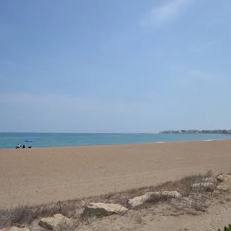 3 Locdenia Apartment *
